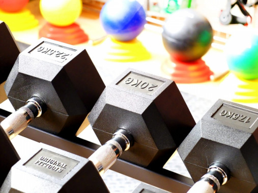 Гантель 37,5 кг гексагональная ZSO обрезиненная Гантель 37,5 кг гексагональная ZSO обрезиненная