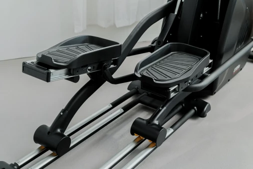 Эллиптический тренажер Sole Fitness Е95S (2023) с изменяемой длиной шага (46 - 61 см)