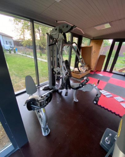 Мультистанция HOIST HV-4-ELITE со стеком 91 кг. Мультистанция HOIST HV-4-ELITE со стеком 91 кг.