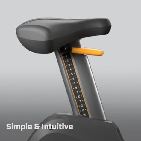 Вертикальный велотренажер Matrix Performance. Консоль Touch Base