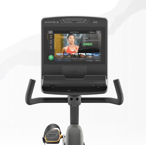 Горизонтальный велотренажер Matrix Performance. Консоль Touch Base Горизонтальный велотренажер Matrix Performance. Консоль Touch Base